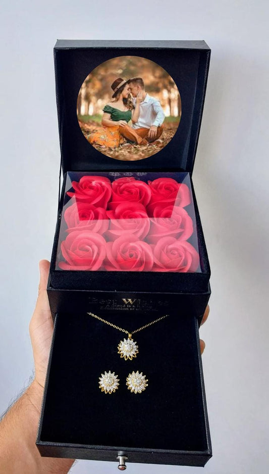 Pack Collar + Aretes Girasol Giratorio + Box Premium